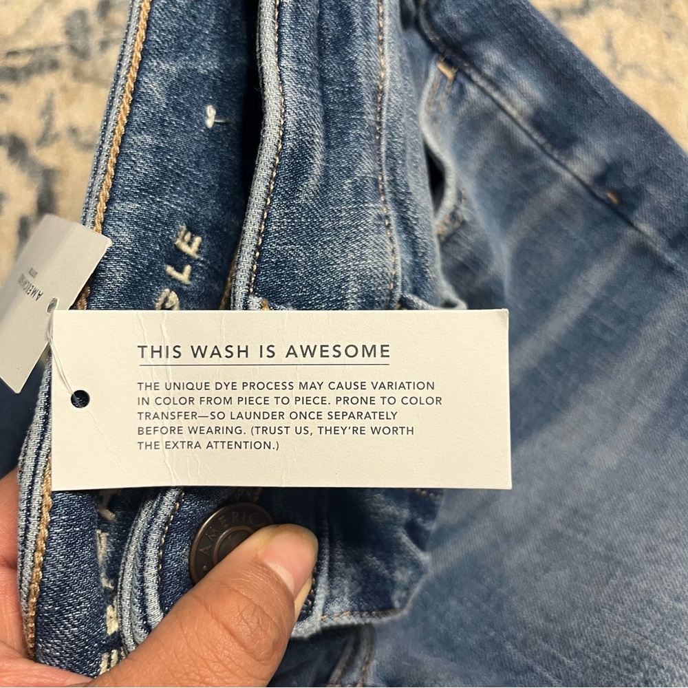 American Eagle Outfitters NWT Distressed Skinny Jeans Sz 2 Short - Picture 4 of 9